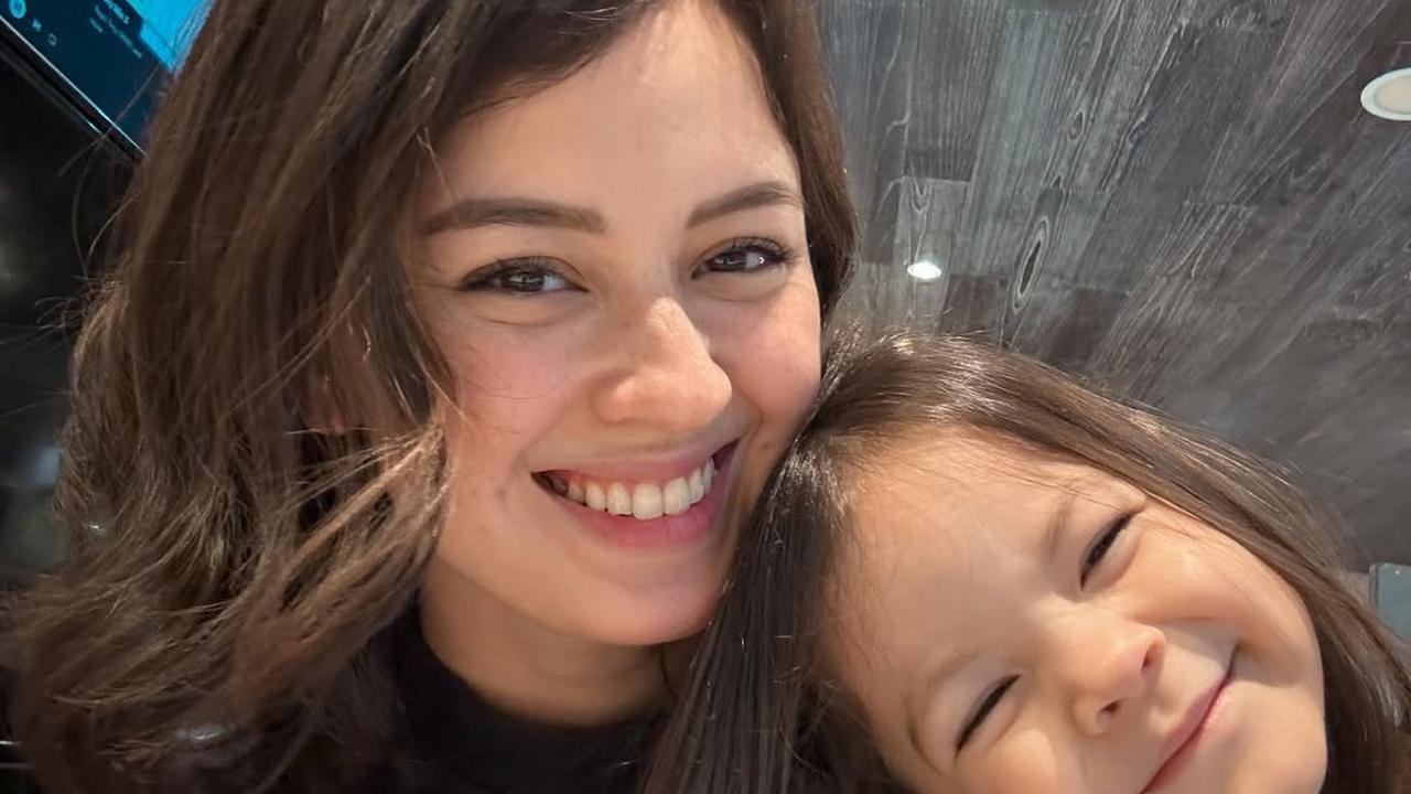 Potret Gemas Kebersamaan Kimberly Rider Bersama Kedua Anaknya