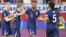 Selebrasi striker Timnas Belanda, Cody Gakpo (tengah) setelah mencetak gol penyeimbang 1-1 ke gawang Timnas Polandia pada laga Grup D Euro 2024 di Volksparkstadion, Hamburg, Jerman, Minggu (16/6/2024). (dpa via AP Photo/Sina Schuldt)