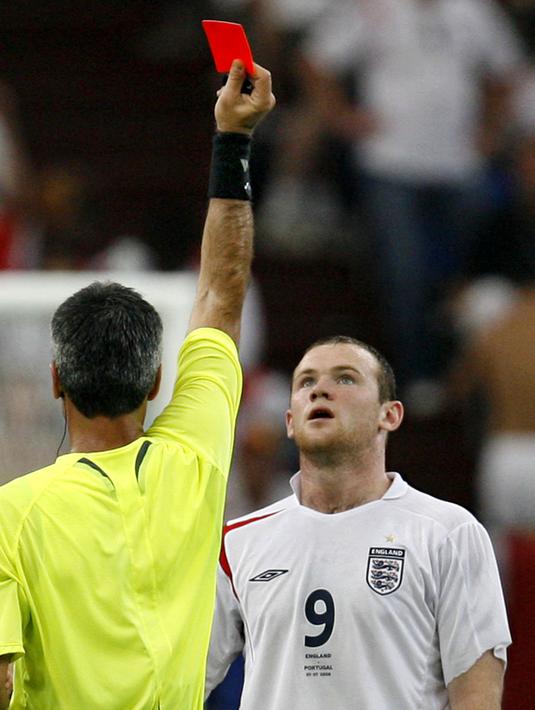 Pada 2004-2005 Rooney terpilih oleh FIFPro dengan pengharagaan Young Player of the Year.  (AP Photo/Paulo Duarte, File)