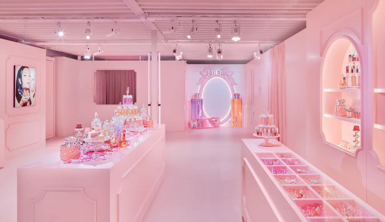 Namun lebih dari sekadar peluncuran produk, Dior Addict Sweet Shop tampil sebagai playground baru Dior Beauty, ruang di mana kecantikan dirayakan dengan cara yang fun, ekspresif, dan penuh energi generasi baru.  [Dok/Dior Beauty].