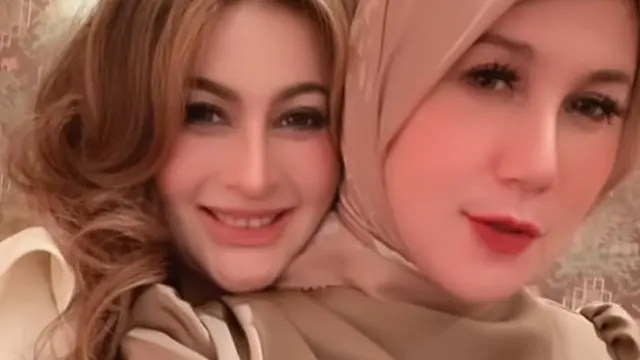 Awet muda Diana Pungky dan Marini Zumarnis. (credit: instagram.com/marinizumarnisreal)