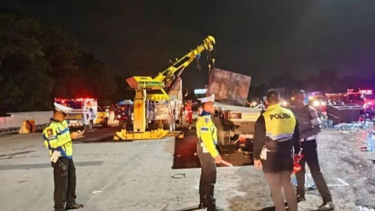 Penjelasan Danone soal Kecelakaan Maut Truk Angkut Aqua Galon di Gerbang Tol Ciawi Sebabkan 8 Tewas