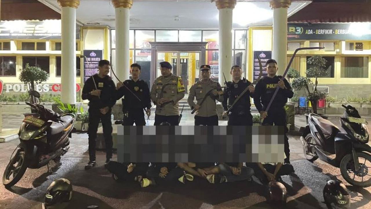 Polres Cirebon Kota Gagalkan Rencana Tawuran Bersenjata Tajam di Kesambi, Lima Pemuda Diamankan