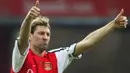 Tony Adams pernah ditangkap oleh pihak berwajib pada Mei 1990 silam. Ia didakwa bersalah akibat kelakuannya ketika menjadi pecandu berat minuman beralkohol. Beruntungnya ia dibebaskan ketika masa tahanan baru berjalan setengahnya dari total empat bulan. (Foto: AFP/Adrian Dennis)