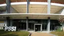 Tampilan luar kantor PSSI di Pintu IX Gelora Bung Karno Jakarta usai direnovasi selama lebih kurang 10 bulan. Foto diambil pada 5 Januari 2015. (Liputan6.com/Helmi Fithriansyah)