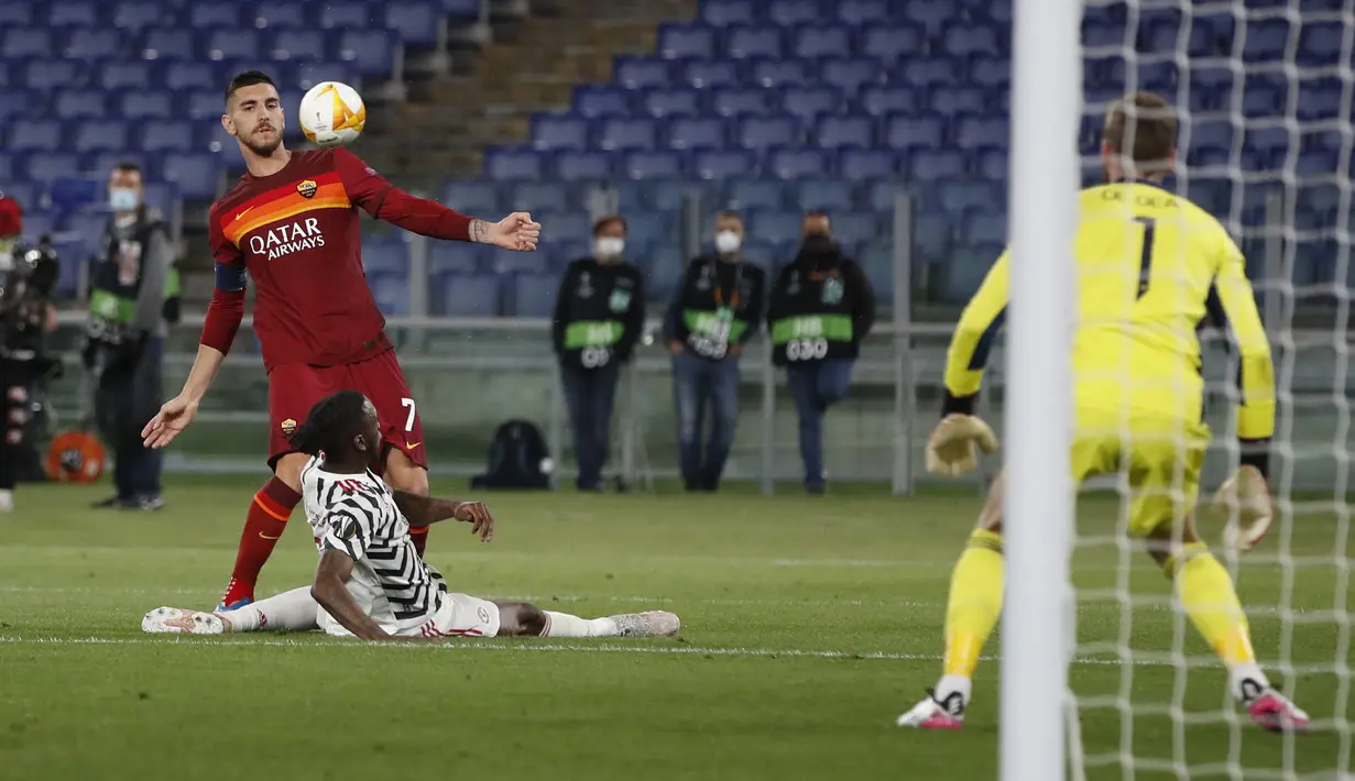 Meski kebobolan tiga gol, akan tetapi De Gea menunjukkan performa luar biasa sepanjang pertandingan. Jika tak ada De Gea, bisa jadi keunggulan agregat United bakal bisa dikejar tuan rumah. (Foto: AP/Alessandra Tarantino)