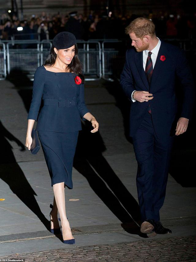 Harga busana hamil Meghan Markle