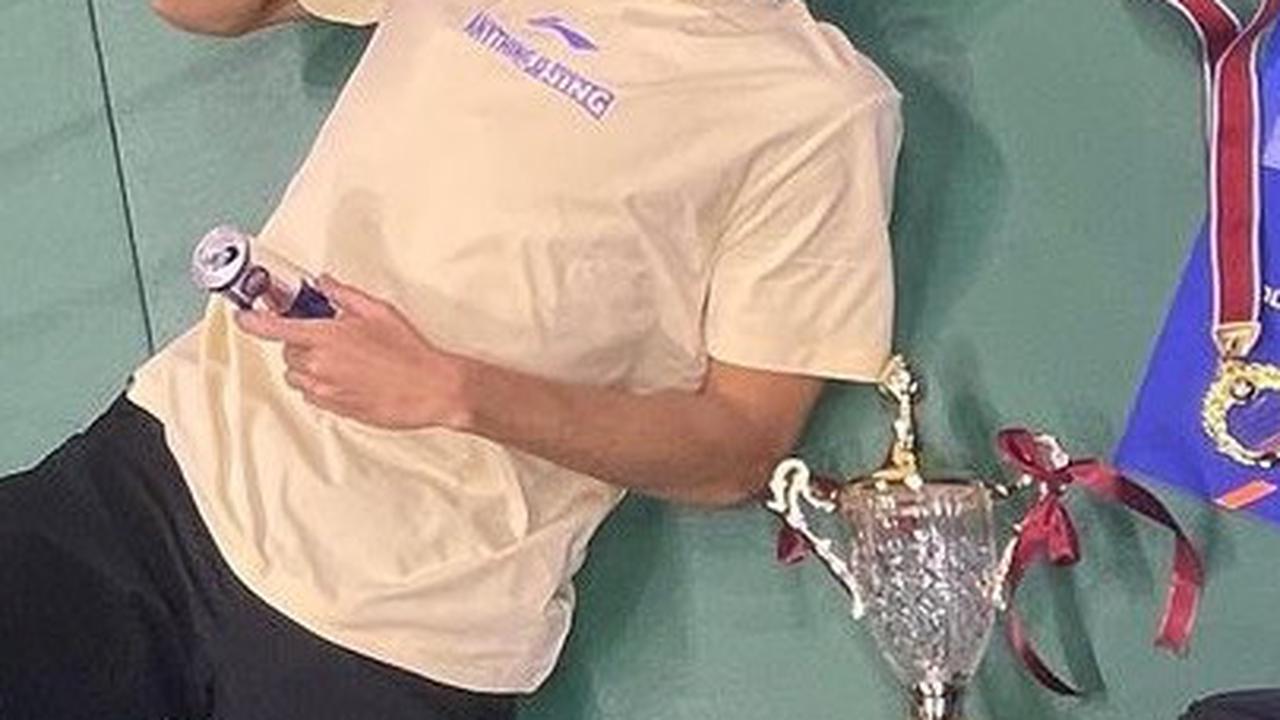 Jojo juga pernah meraih medali emas di SEA Games 2017. Ia mengalahkan pemain Thailand, Khosit Petpradab.