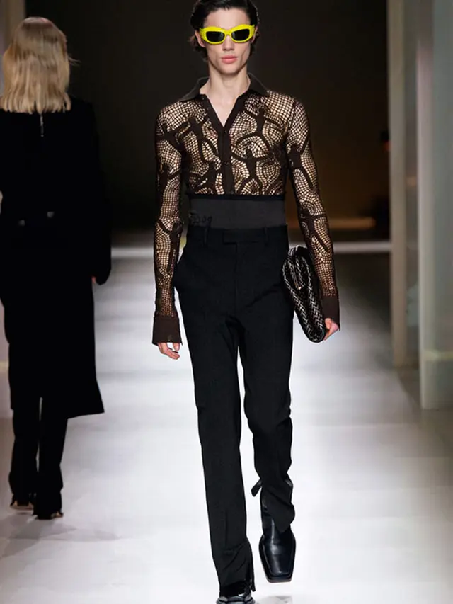 Modernitas dalam Koleksi Tas dan Pakaian di Bottega Veneta Fall 2020