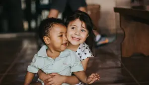 Tumbuh di Keluarga yang Sama, Mengapa Kepribadian Anak Berbeda?