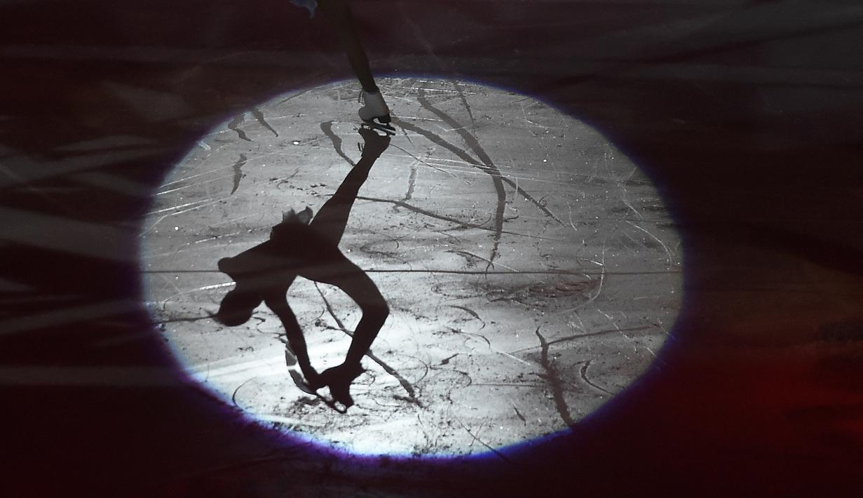 Penampilan atlet Rusia, Anna Pogorilaya pada laga eksebisi kejuaraan European Figure Skating Championship di Ostrava, Republik Ceko, (29/1/2017).  (AFP/ Michal Cizek)