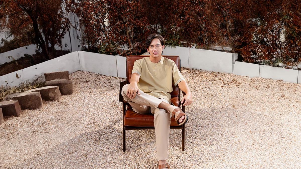 Adipati Dolken Jadi Muse Koleksi Busana Festive 2026, Bicara Ramadan, Waktu dan Menghargai Hidup