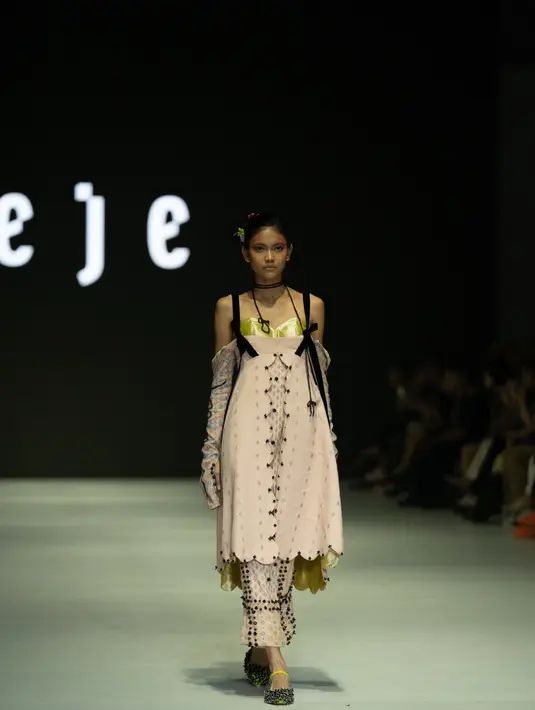 Untuk koleksinya di JFW 2024, Studio Jeje mengambil tema Moeri yang memiliki arti kehidupan dalam bahasa Ende. [Dok/Studio Jeje]