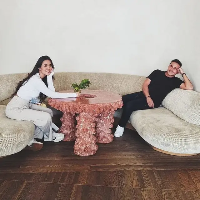7 Potret Raisa dan Hamish Daud Liburan di Amerika, Gaya Baby Zalina Curi Perhatian