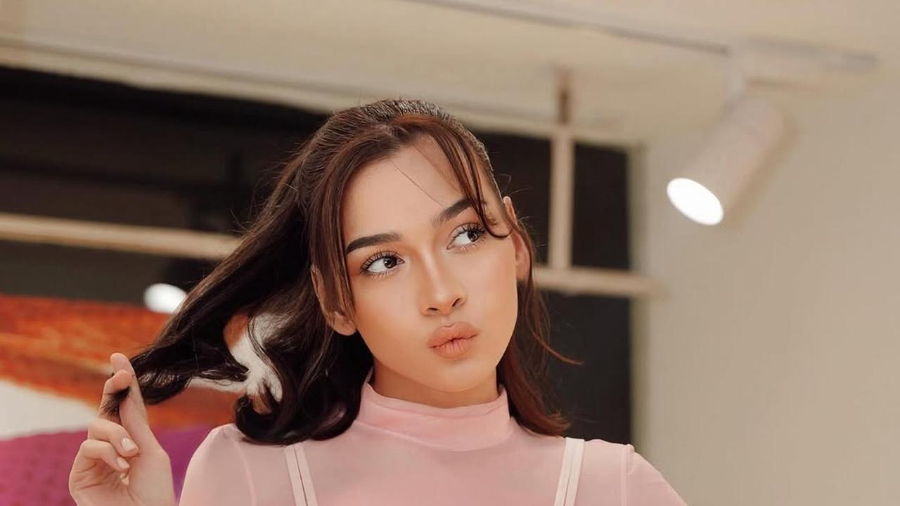 Profil Dosma Hazenbosch, Cek Perjalanan Karier dari Sinetron hingga Film Layar Lebar