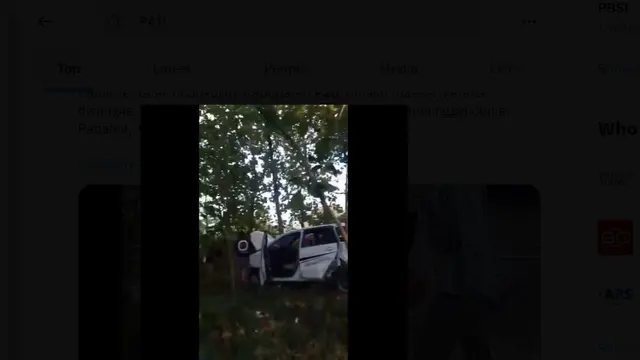 Sejumlah warga mengamuk main hakim sendiri mengira ada maling mobil terjadi di kampungnya di Kabupaten Pati, Jawa Tengah.