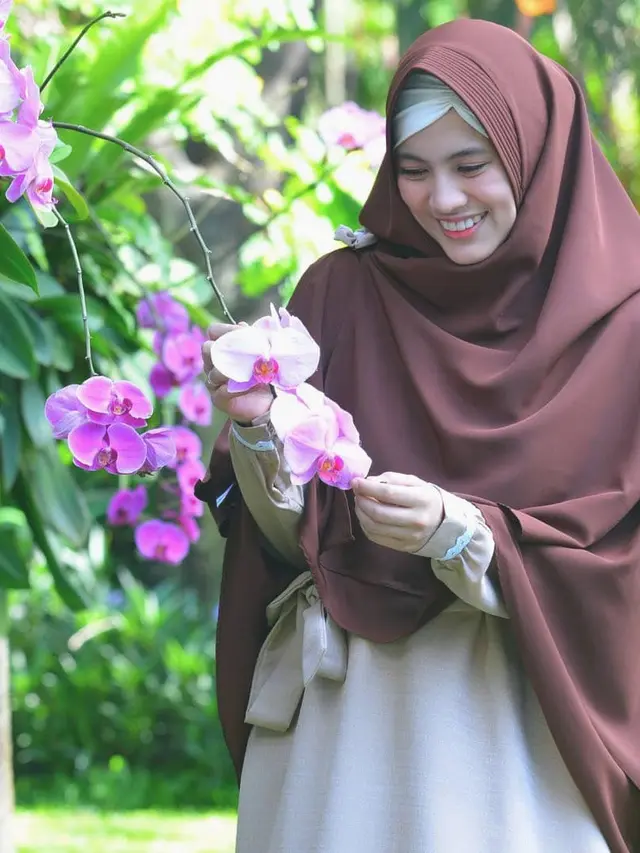 [Bintang] Ramadan 2018, Hindari Rambut Lepek Saat Tertutup Hijab dengan Perawatan Rambut yang Simpel Ini