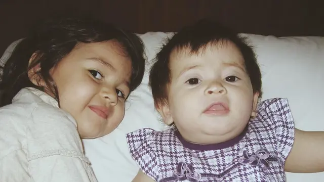 6 Potret Masa Kecil Sandrina Michelle dan Richelle, Bikin Gemas