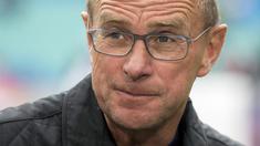 Ralf Rangnick resmi ditunjuk sebagai pelatih Manchester United pada 26 November 2021 lalu. Tak hanya ahli taktik, penggagas gegenpressing tersebut juga ternyata beberapa kali pernah menerbitkan pemain bintang. Berikut 5 pemain top polesan Ralf Rangnick. (AFP/Odd Andersen)