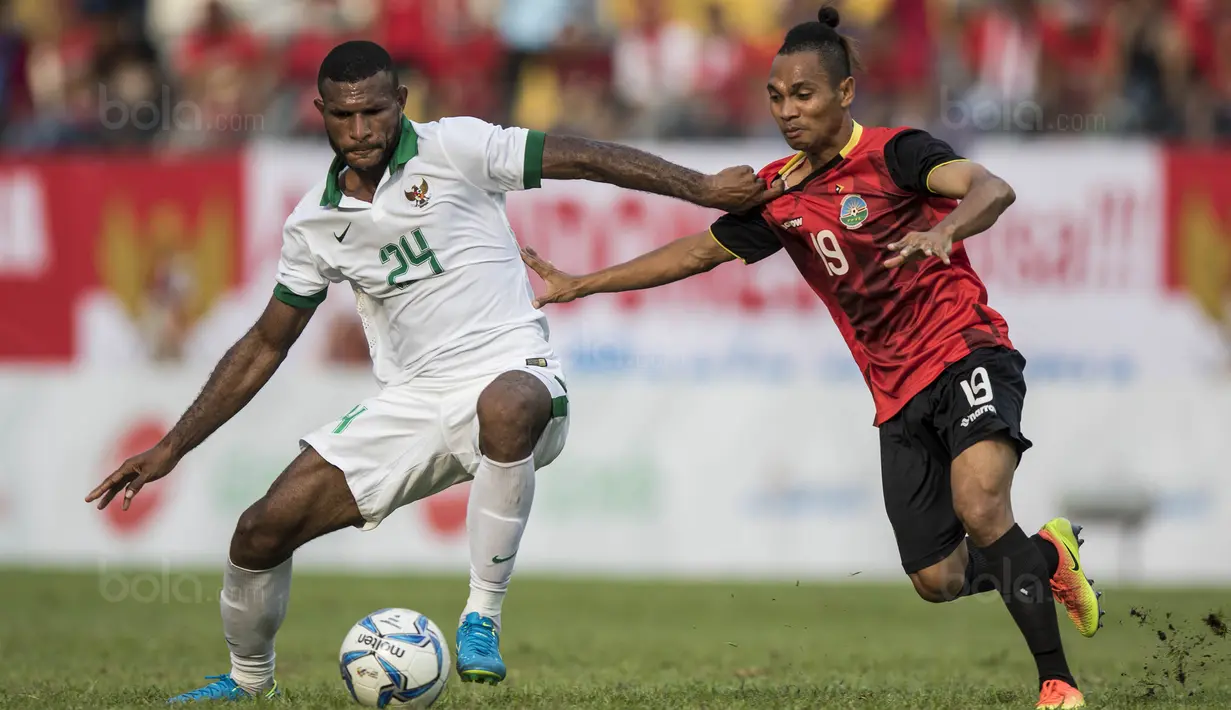 Sebagai penyerang utama, figur Marinus Wanewar akan sangat berbahaya bagi lini belakang Kamboja. Stamina kuda yang dimiliki sang pemain akan sangat menguras kebugaran lawan. (Bola.com/Vitalis Yogi Trisna)