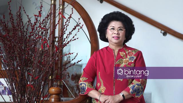 [Bintang] Eksklusif, Tekad Bulat Linda Gumelar Melawan Kanker Payudara