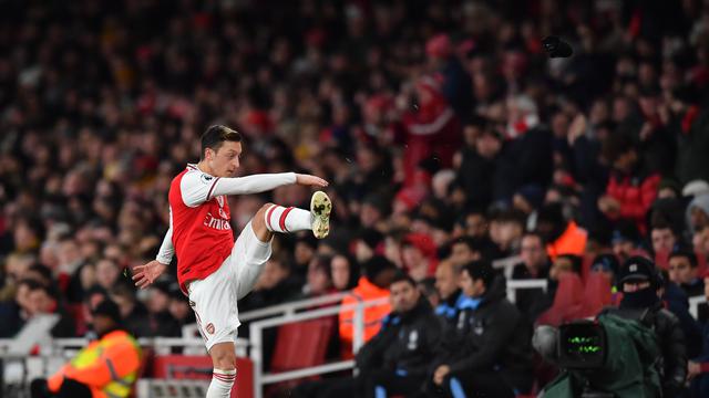3 Aksi Kontroversial Mesut Ozil Sepanjang Musim 2019 2020 Bola Liputan6 Com