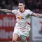 Penyerang Leipzig asal Slovenia #30, Benjamin Sesko, merayakan golnya yang membawa timnya menang 1-0 melalui tendangan penalti dalam pertandingan perempat final Piala Jerman (DFB Pokal) antara RB Leipzig dan VfL Wolfsburg di Leipzig, Jerman timur, pada 26 Februari 2025. (Ronny Hartmann/AFP)