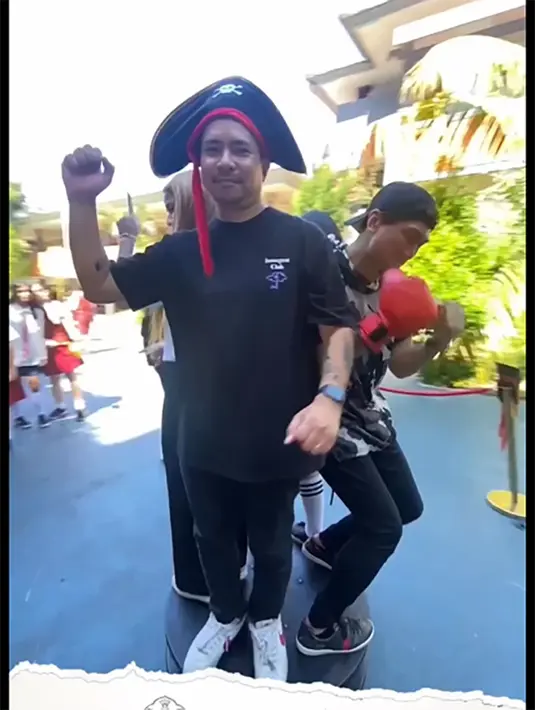 Kebahagiaan begitu terpancar dari mereka. Dalam video singkatnya, Leticia tampak juga tampil dalam acara festival bazar di sekolahnya. [Instagram/itssheilamj]