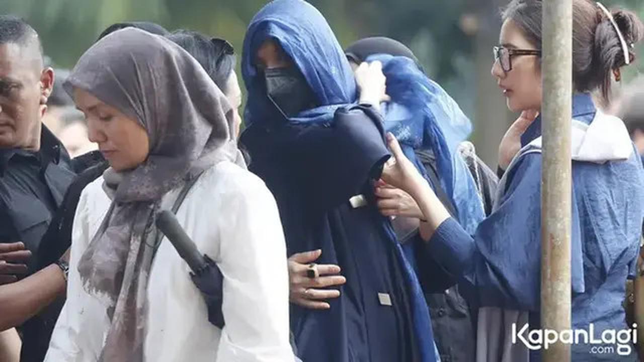 Pevita Pearce Kagumi Sheila Dara Istri Mendiang Vidi Aldiano: Hebat Banget Menghadapi Ini Semua