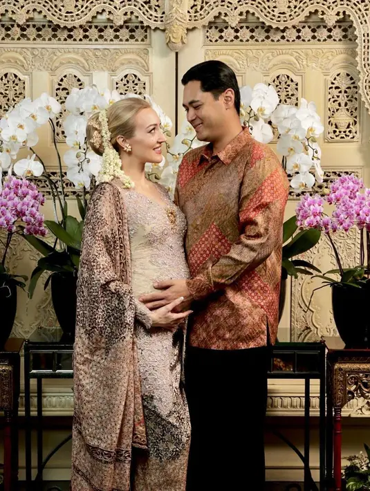Unggahan terbaru Varsha yang memperlihatkan dirinya tengah hamil anak pertama pada media sosial Instagramnya (Liputan6.com/IG/@varshaadhikumoro)