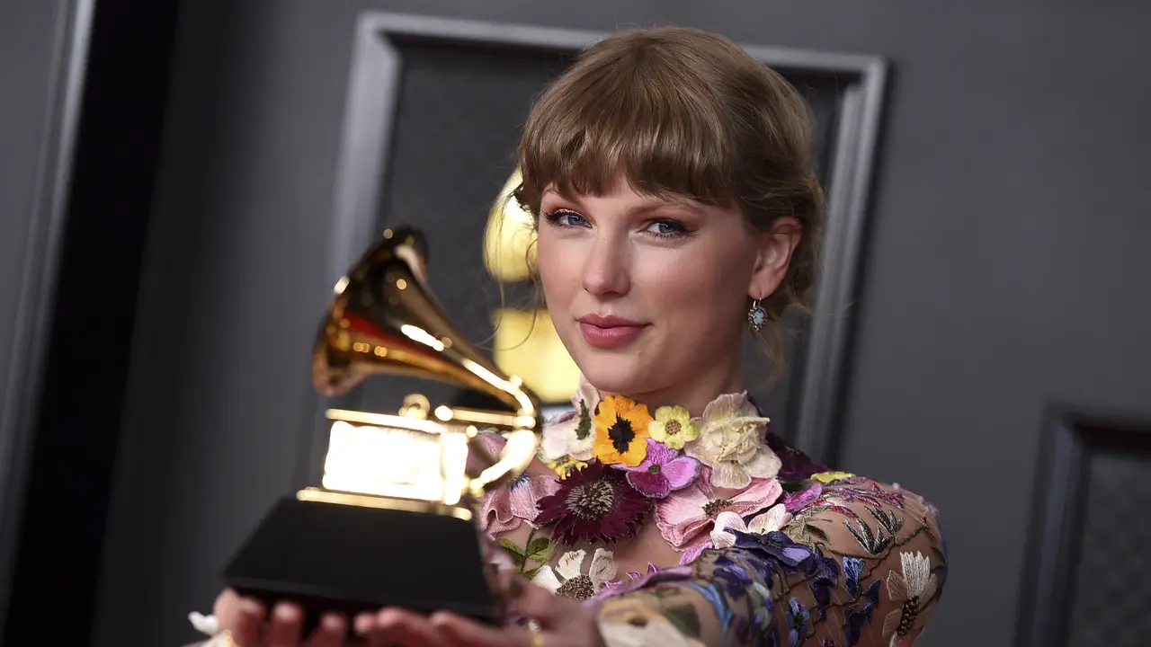 Ekspresi Taylor Swift Raih Album of the Year di Grammy Awards 2021