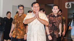 Prabowo mengaku mendapat nasihat dari para pemuka agama umat Katolik tersebut. Ia mengatakan mereka sama-sama berkomitmen menciptakan suasana Pemilu yang damai. (Liputan6.com/Angga Yuniar)