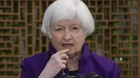 Menteri Keuangan Amerika Serikat Janet Yellen saat konferensi pers di Beijing, China, pada Senin (8/4/2024). (Dok. Tatan Syuflana)