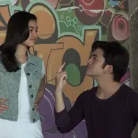 Rizky Nazar dan Cut Syifa sempat malu-malu untuk membuka obrolan saat pertama kali kenal. Tetapi setelah mengenal lebih jauh, mereka jadi saling memuji. 