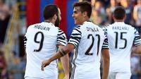 Striker Juventus Paulo Dybala merayakan gol ke gawang Bologna pada laga Serie A di Stadion Renato Dall'Ara, Bologna, Sabtu (27/5/2017). (EPA/Giorgio Benvenuti)