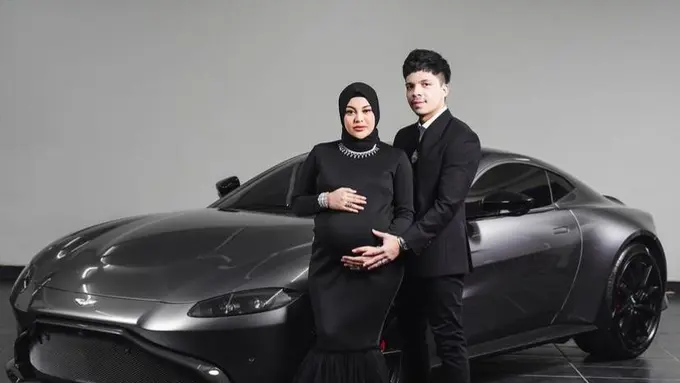 Gaya Mewah Aurel Hermansyah saat Maternity Shoot, Bikin Melongo Pakai Kalung Rp7 M