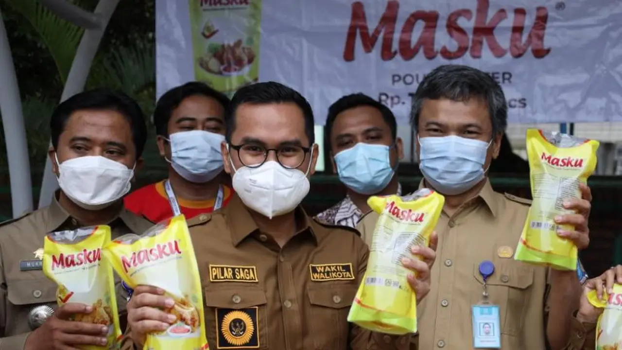 Operasi Pasar 4000 Pouch Minyak Goreng Disambut Antusias Warga Tangsel