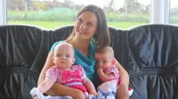 Kedua bayi ini memecahkan rekor dunia sebagai anak kembar dengan selang waktu lahir terlama di dunia