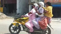 6 Aksi Orang India Boncengan Naik Motor, Tak Beda Jauh dari Indonesia (Buzzfeed)