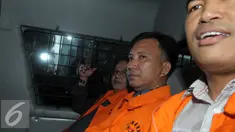 Sejumlah anggota DPRD Muba ditahan KPK, Jakarta, Selasa (26/4). Enam anggota DPRD Muba ditahan terkait suap Laporan Keterangan Pertanggung Jawaban (LKPJ) 2014 dan pengesahan APBD Kabupaten Muba tahun 2015. (Liputan6.com/Helmi Afandi)