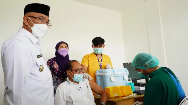 Pelaksanaan Vaksinasi Booster di RSUI Depok