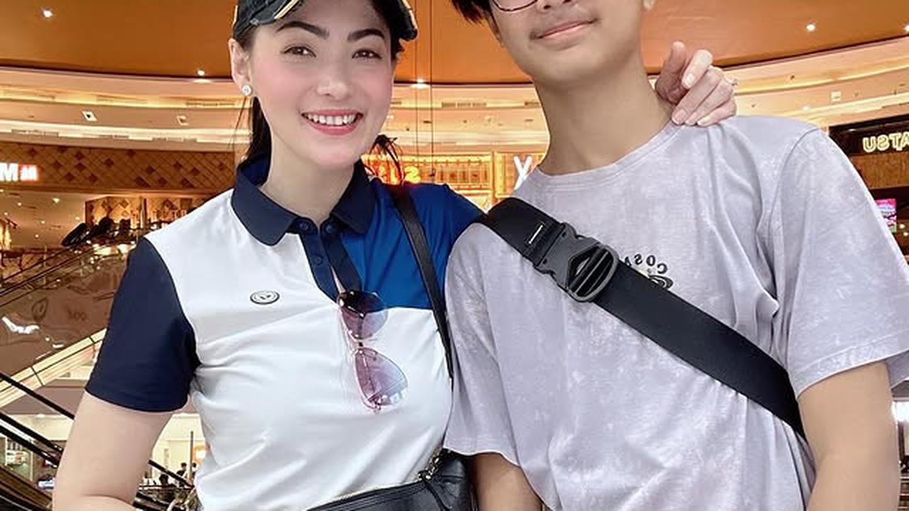 7 Potret Bintang Anak Hengky Kurniawan Bareng Christy Jusung sang Ibu, bak Kakak Adik - Dikira Pacar