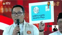 Ridwan Kamil Pamer Kartu Kamu di Debat Perdana Pilkada Jakarta, Ini Isi Bantuannya