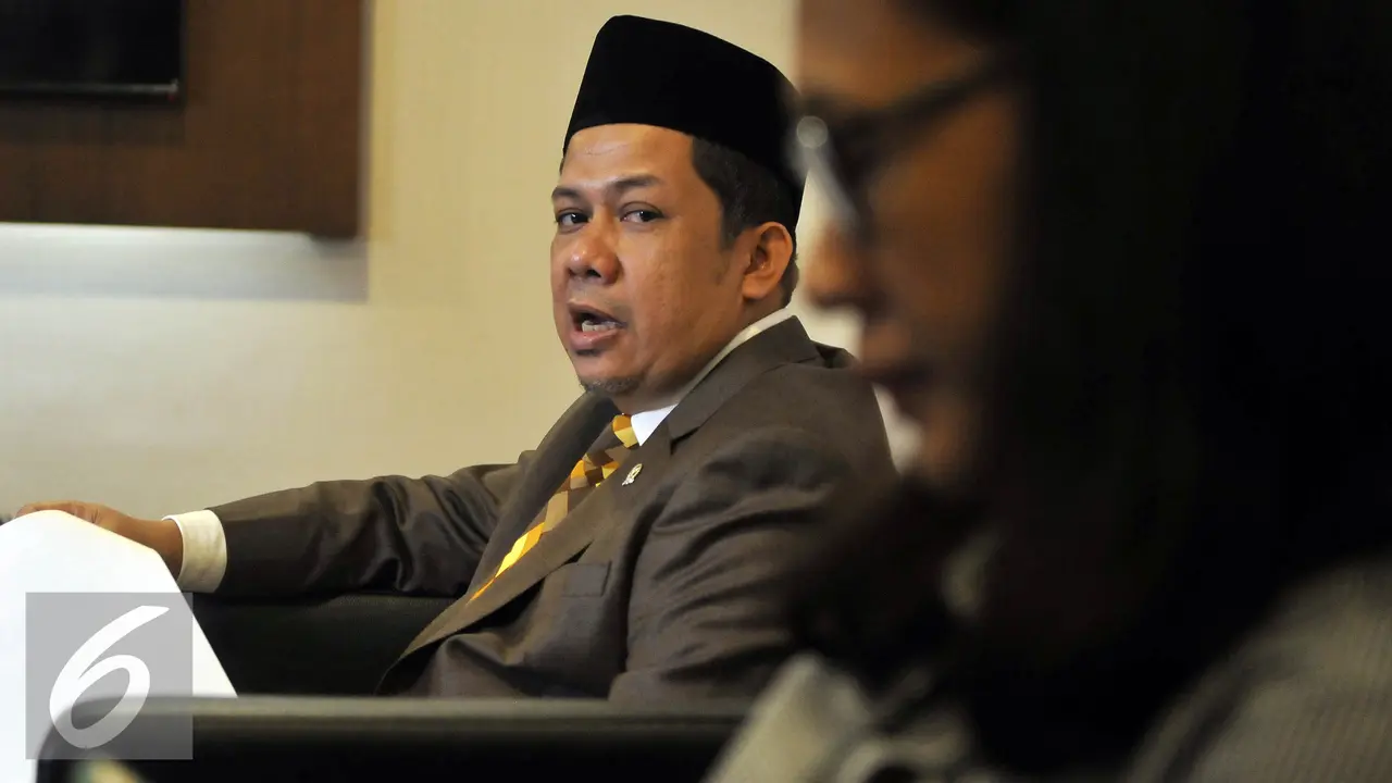 20160429-Fahri-Hamzah-Laporkan-Presiden-PKS-ke-MKD-Jakarta-JT
