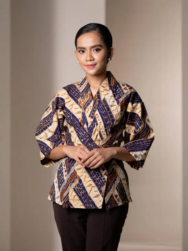 Model Baju Atasan Batik