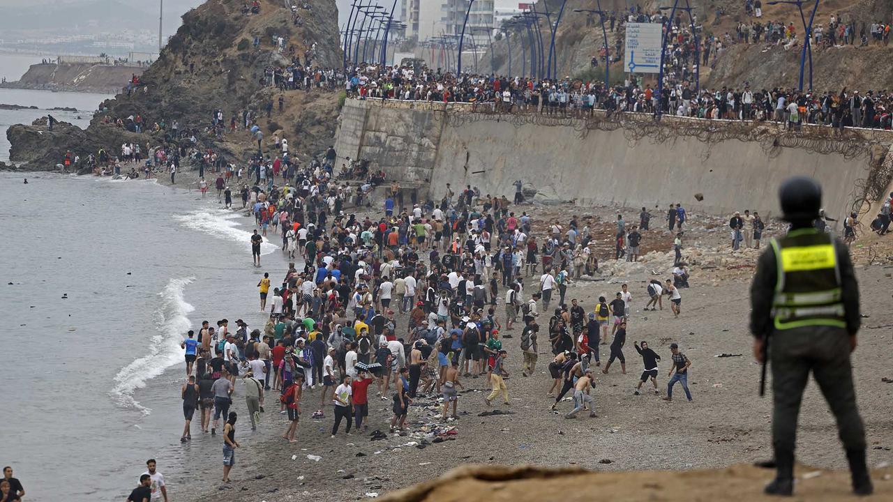 Gelombang Migran Picu Kerusuhan di Perbatasan Maroko Spanyol