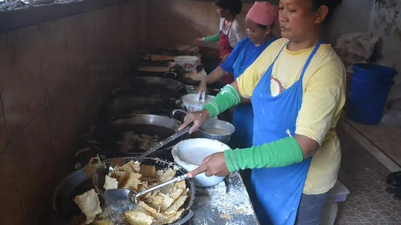 Penjual Tempe Kampung Sanan