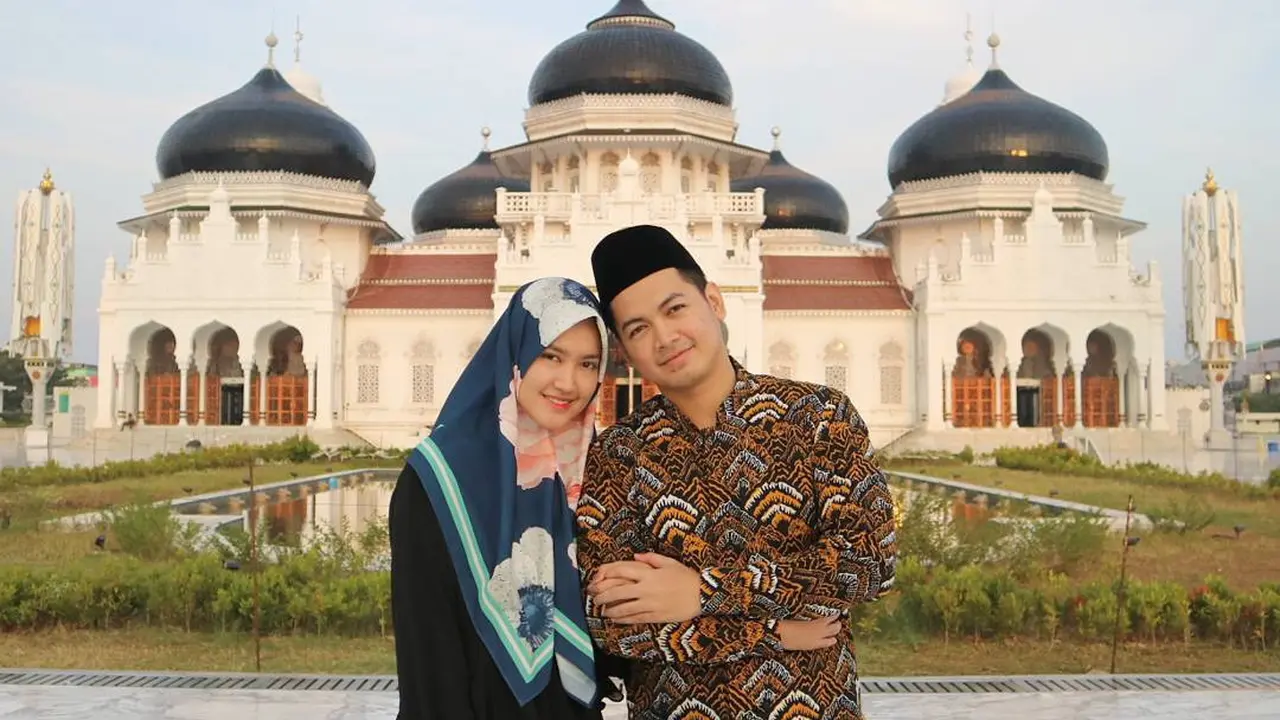 [Bintang] Tommy Kurniawan dan Lisya Nurrahmi