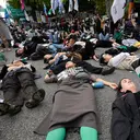Aktivis Pro-Palestina Berbaring di Jalan dalam Aksi Die-In di Seoul