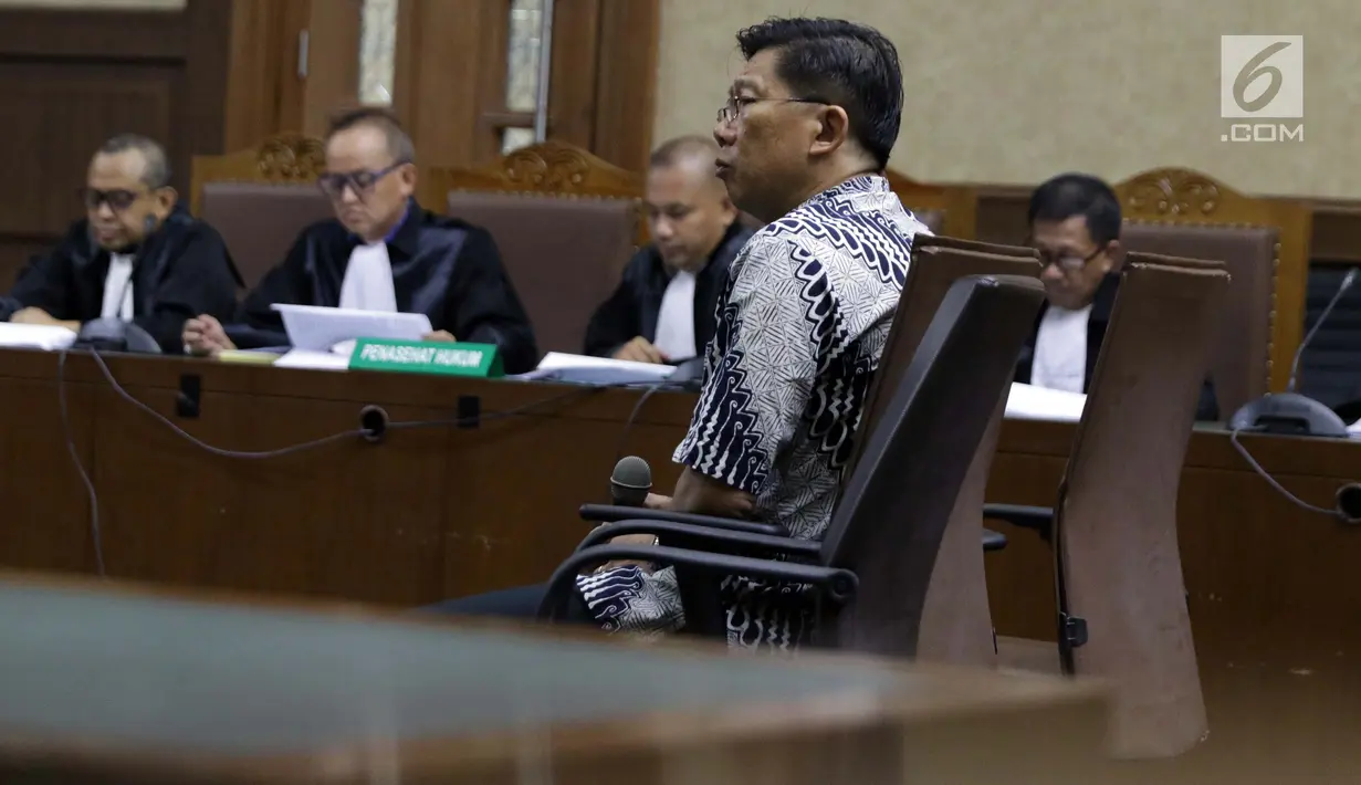 Presiden Direktur PT Grand Kartech, Kenneth Sutardja saat menjalani sidang perdana kasus dugaan suap kepada Direktur PT Krakatau Steel, Wisnu Kuncoro di Pengadilan Tipikor, Jakarta, Rabu (12/6/2019). Sidang beragendakan mendengar pembacaan dakwaan dari JPU KPK. (Liputan6.com/Helmi Fithriansyah)